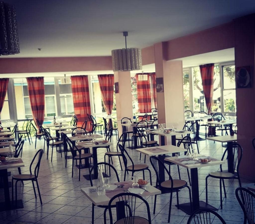 Hotel Magriv Rimini Exterior foto